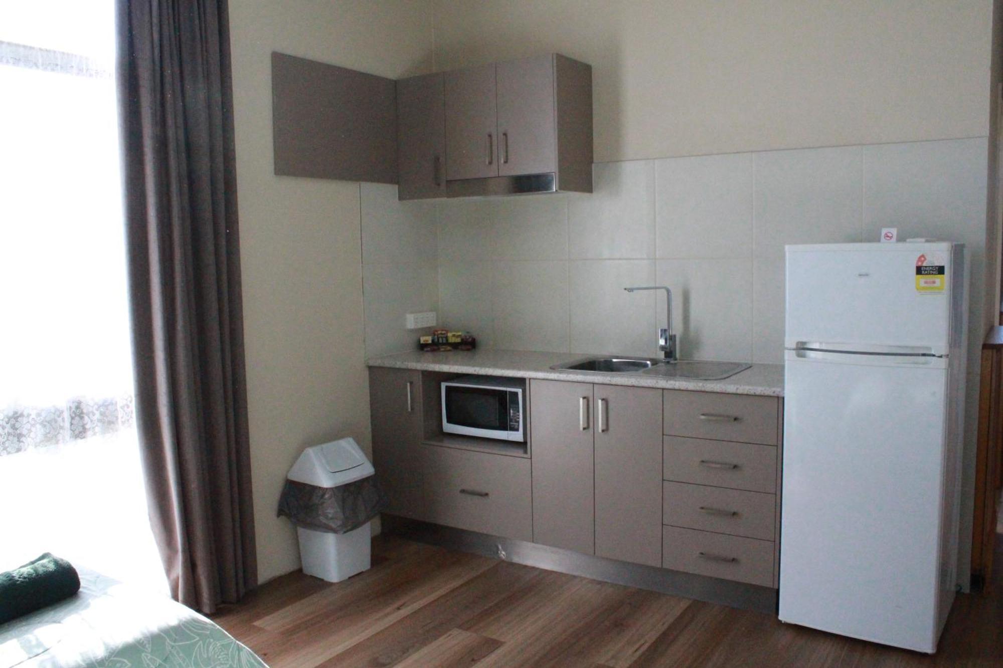 Motel Motor - Contactless 24 Hour Checkinn Available 3*